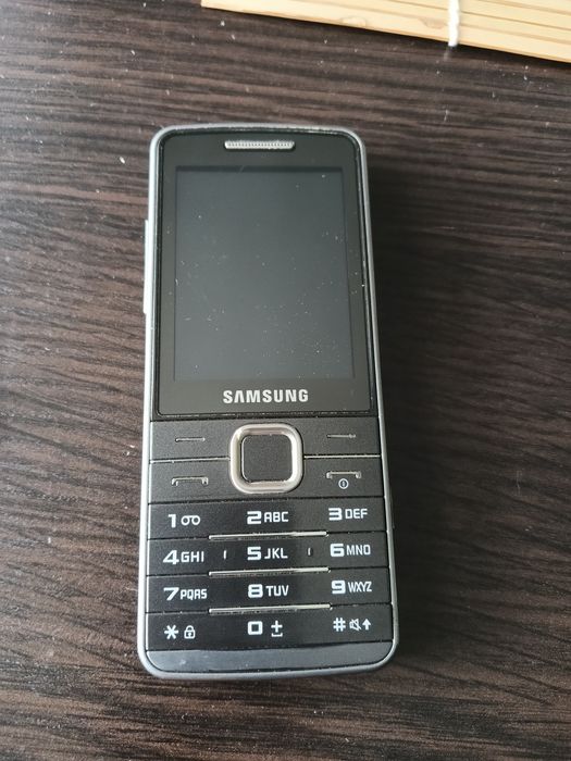 Nokia . Samsung.