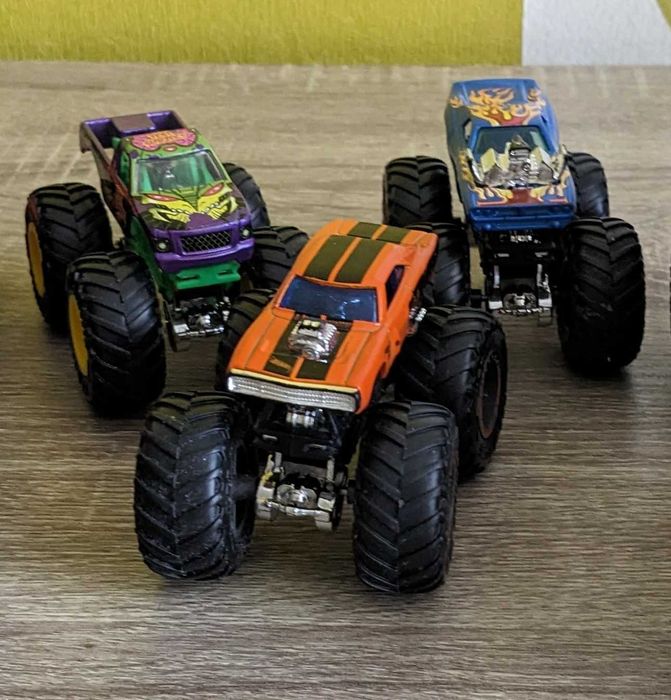 Машинки Hot Wheels Monster trucks