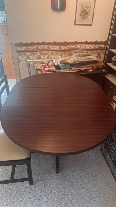 Mesa extensível + 6 cadeiras