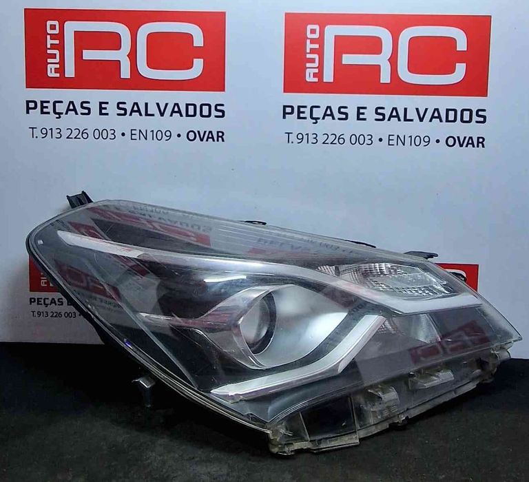 Ótica / Farol Direito - TOYOTA YARIS