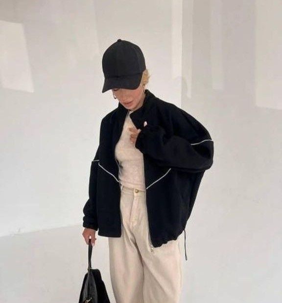 модний жіночий бомбер