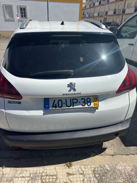 Peugeot.    2008