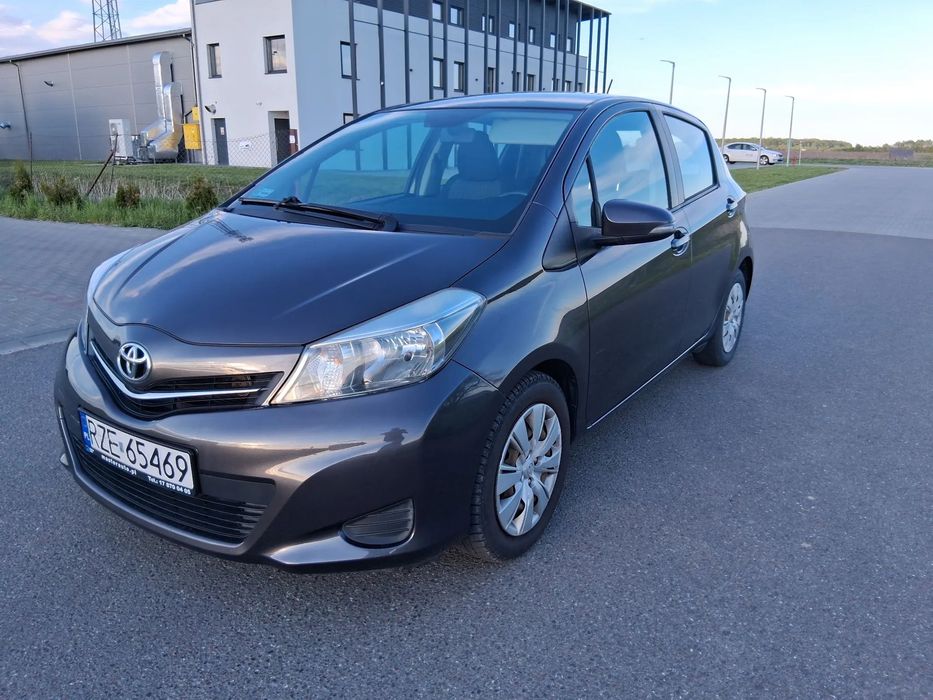 Toyota Yaris Toyota Yaris 1.3l - 2013 SALON POLSKA
