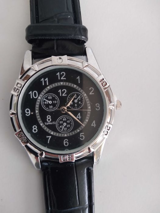 Годинник електронний .наручний, новий