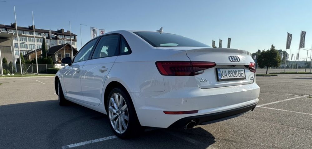 Автомобіль Audi A4