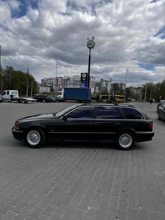 BMW E39 520i в хорошому стані
