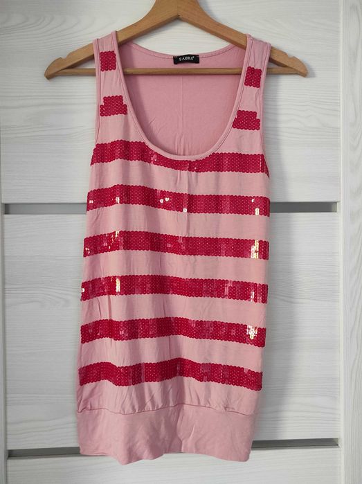 Różowa bluzka z cekinami