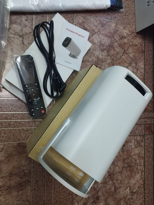 Проектор лед з динаміком