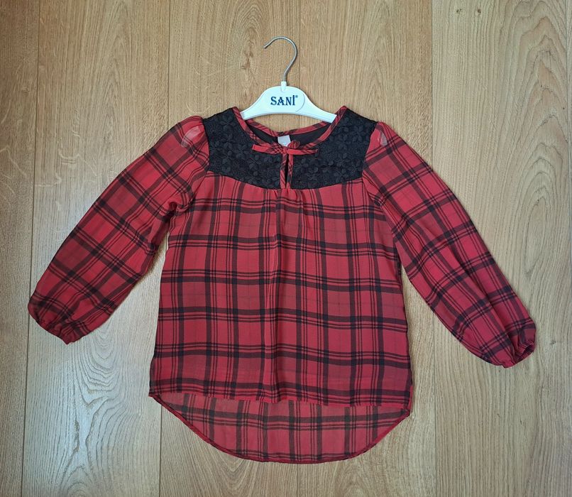 Нарядная блузка с длинным рукавом для девочки