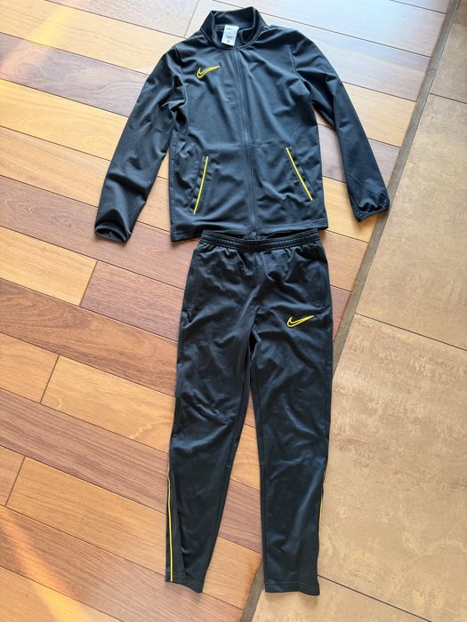 Piłkarski komplet dresowy Nike DRI-FIT dla Dziecka rozmiar L 147-158cm