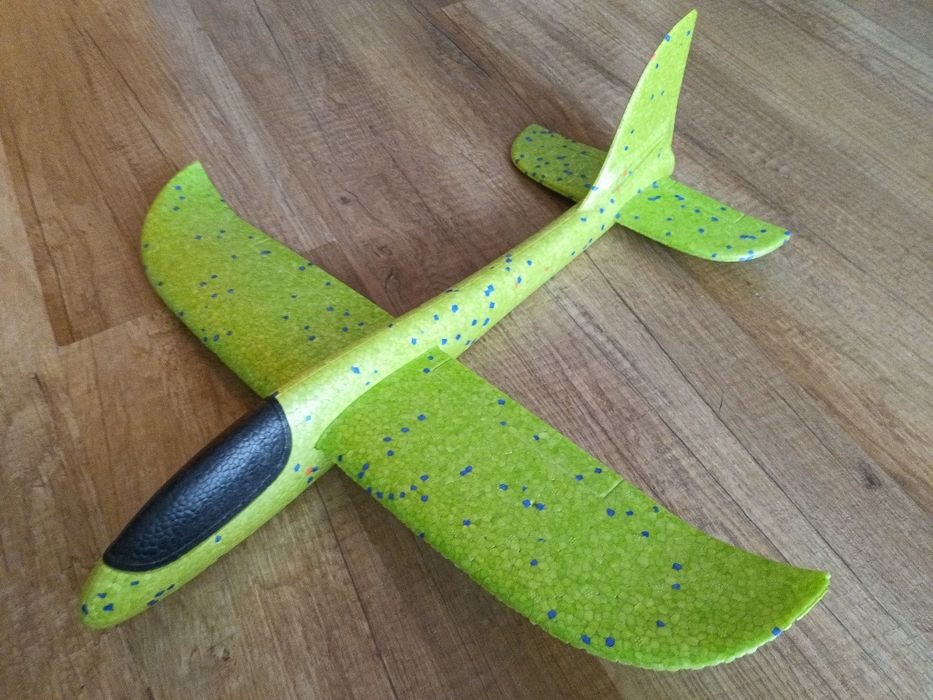 Samolot że styropianu, rzutka