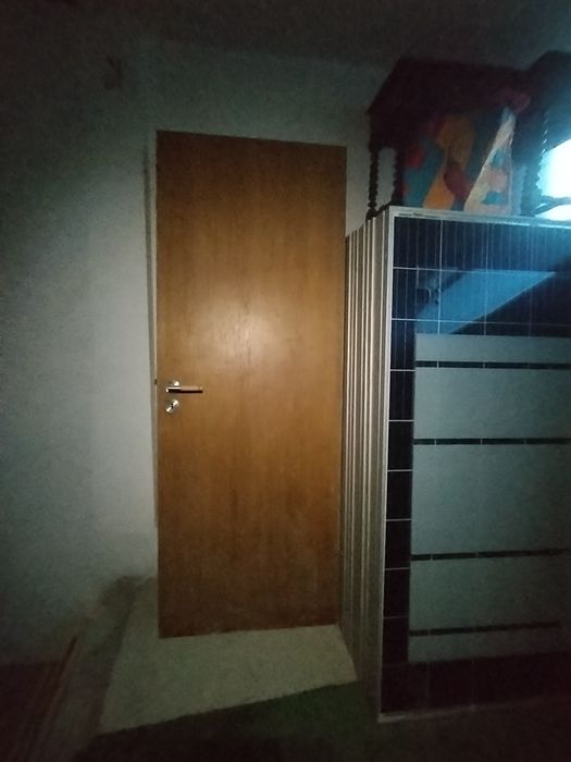 Portas de madeira maciça antigas