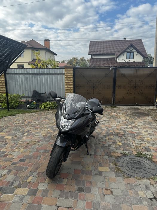 Yamaha XJ600 2010 року.