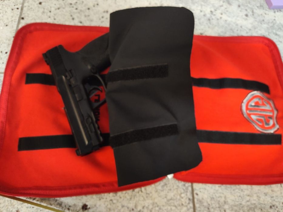 SIG Sauer Ciekawy Pokrowiec na pistolet 9mm i akcesoria m.in. LEGION