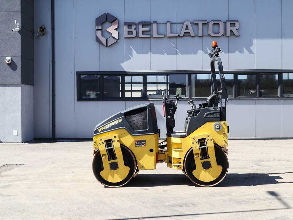 Walec stalowy BOMAG BW 138 AD-5 używany z 2018 roku, z obcinakiem i grzanym siedzeniem