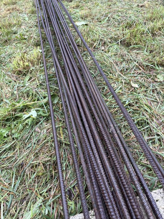 stal żebrowaną Ø12 mm – długość ok. 10-12m