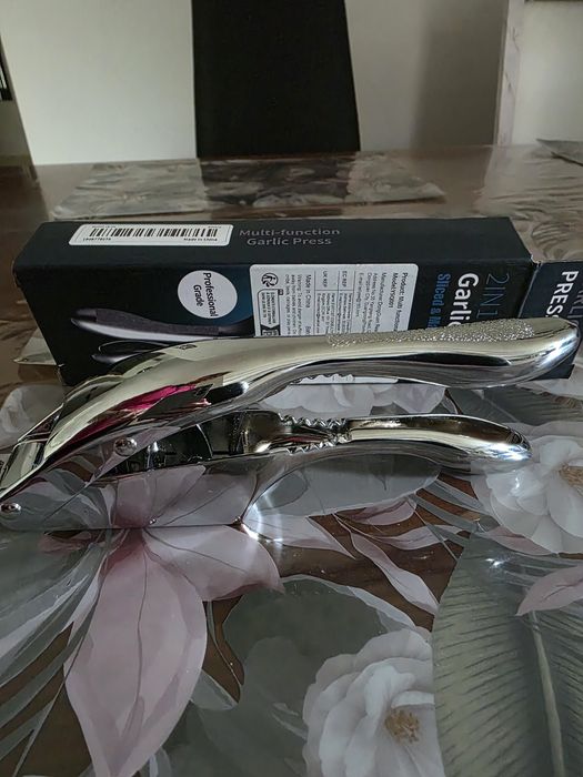 Praska do czosnku 2 w 1