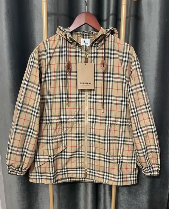 Ветровка Burberry L/XL Новая с бирками и полной упаковкой