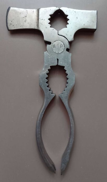 Инструмент СССР Топор Кусачки Орехокол Отвертка Гвоздодер Молоток