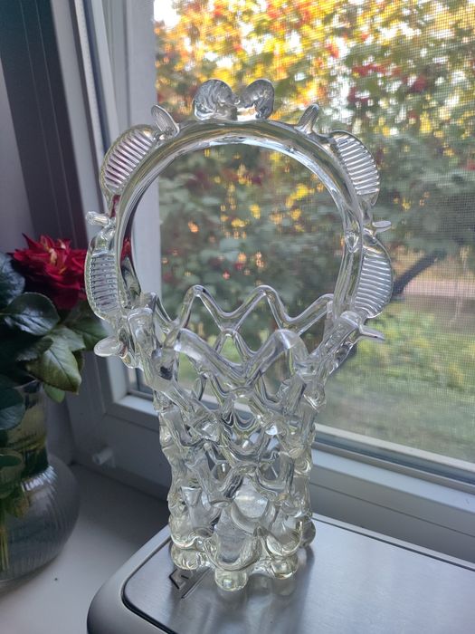 Скляна корзина...