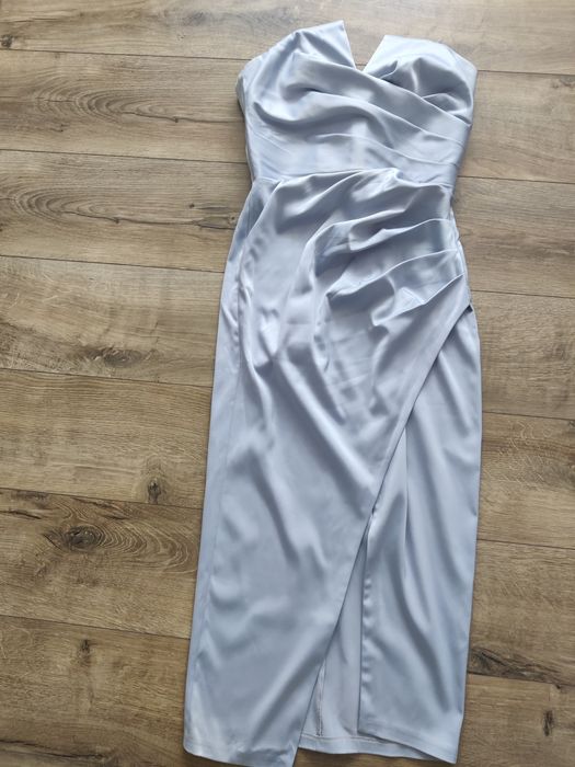 Ніжна святкова блакитна сукня розмір М