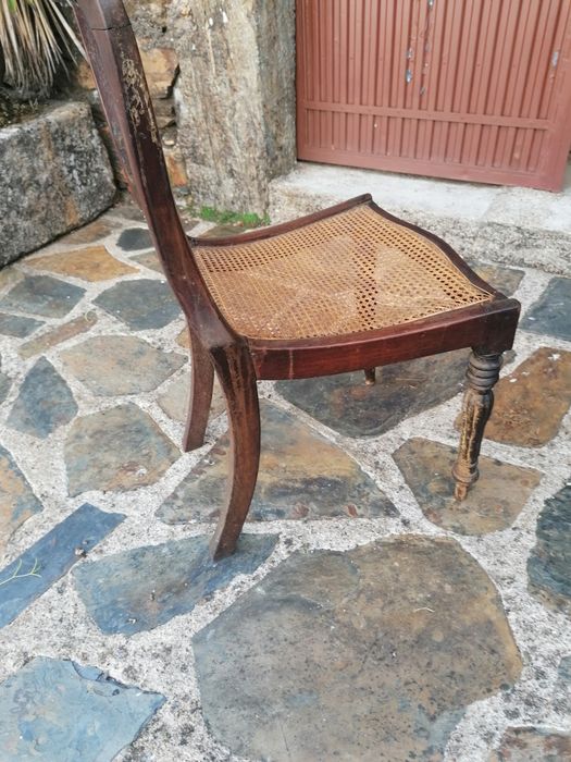 Cadeira em palhinha antiga