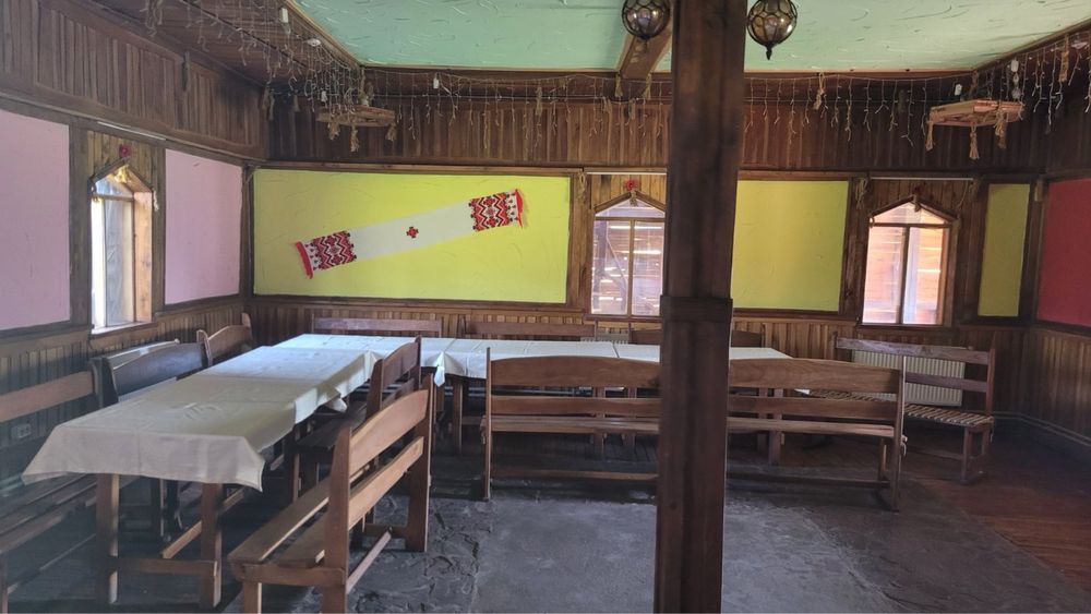 Колиба в напрямку Буковеля.