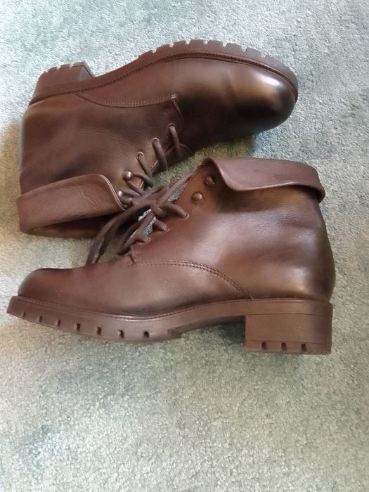 Skórzane buty z wywiniętą cholewką
