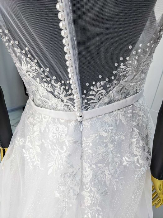 Плаття весільне з жемчугом