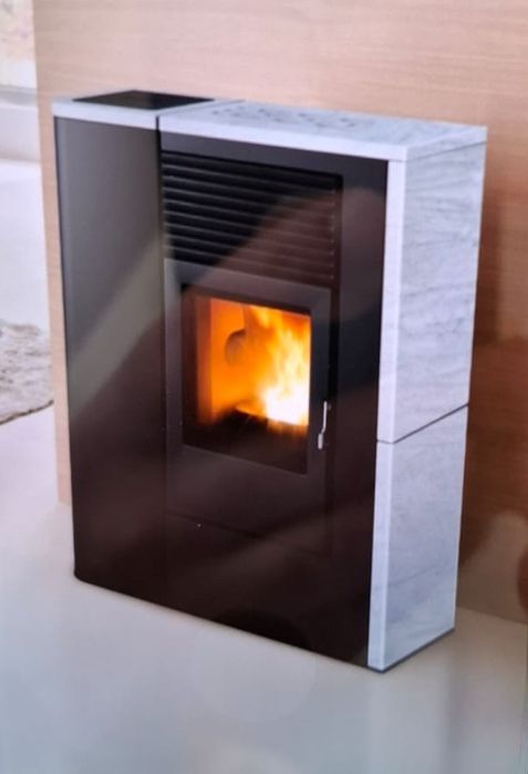 Piec, piecyk, kominek na pellet z DGP, MCZ Flair Comfort Air 8 kW