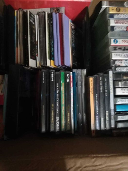 Kasety z filmami oraz muzyczne