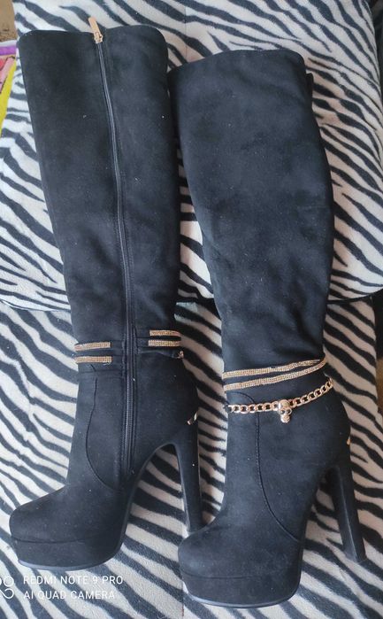 Продам новые сапоги-ботфорты