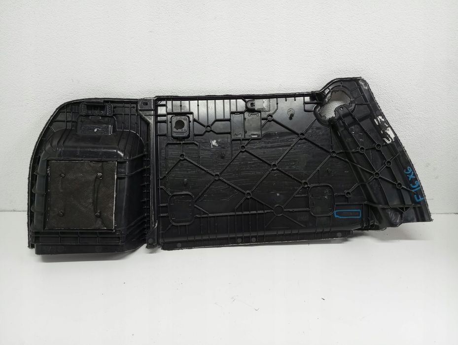 Tapicerka boczek bagażnika BMW X6 F16 7246971