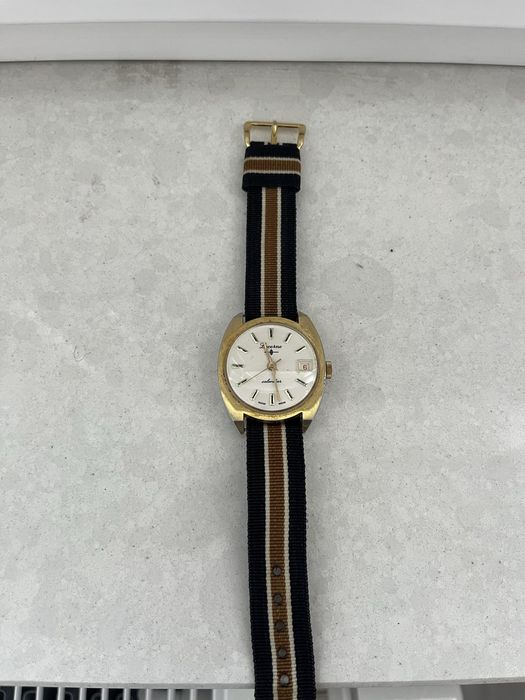 Zegarek vintage Lucerne Calendar Swiss Made z datownikiem