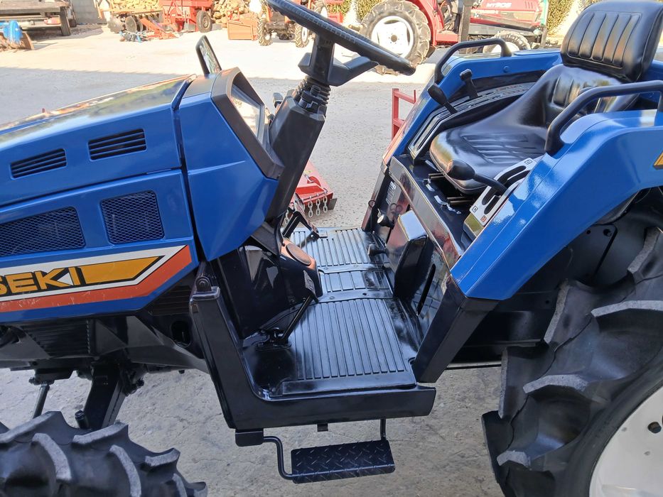 Trator iseki 4x4 3cilindros
