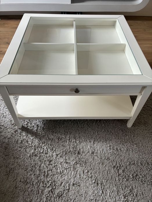 Stolik kawowy z szybą, biały drewniany Ikea liatorp
