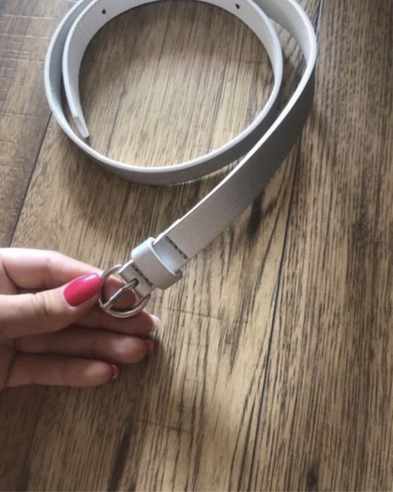 Srebrny cienki pasek do sukienki ozdobny