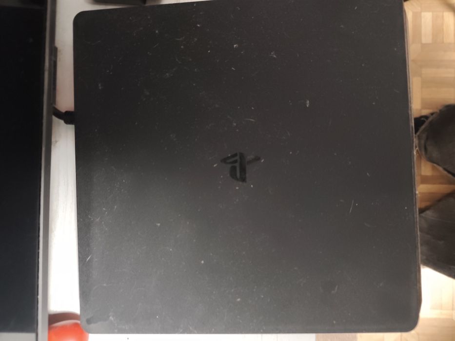 PS4 +2геймпада и аккаунт