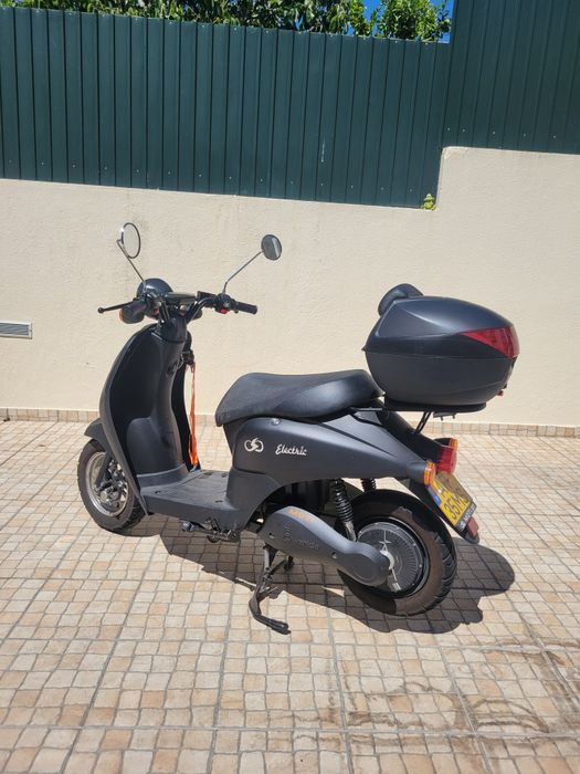 Moti Eletric c/ mala de transporte.