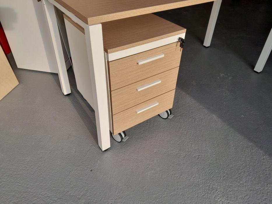 Secretaria  com módulo de gavetas + cadeira