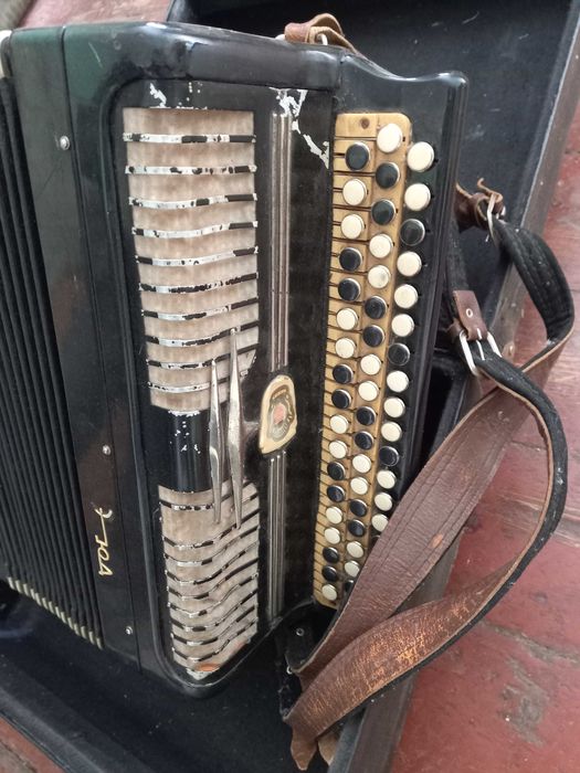 Баян рабочий дешево с чехлом 999 грн