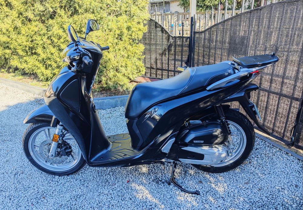 Skuter Honda SH 125cc 2018r 9 tys.km! FULL LED  Keyless Wtrysk 4T!