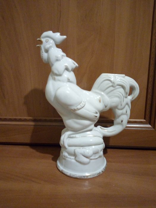 Статуэтка фарфоровая  петух - штоф времён СССР Городница