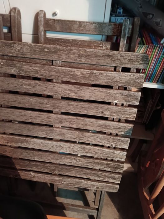 Mesa e Cadeira em Madeira Ikea