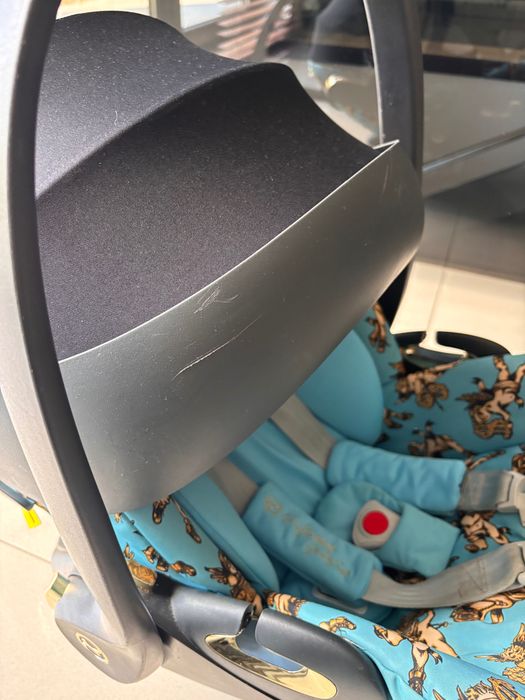 Fotelik samochodowy Cybex z bazą