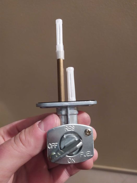 Kranik paliwa Kawasaki Suzuki Yamaha Honda KTM podciśnieniowy