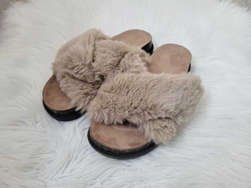 Beżowe klapki futrzane, 37 (24 cm)