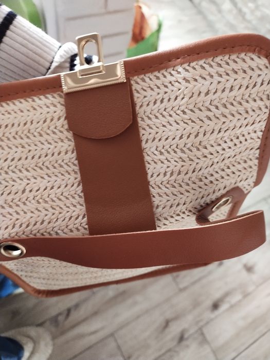 Nowa torebka na łańcuszku