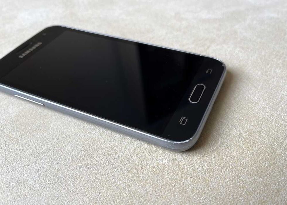 Мобільний телефон samsung galaxy j1 2016 duos смартфон робочий