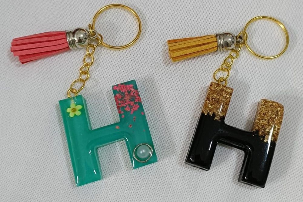 varios porta-chaves e colar